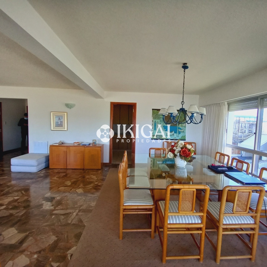 Apartamento ID.468 - Espectacular planta frente al mar, Amplios ambientes.