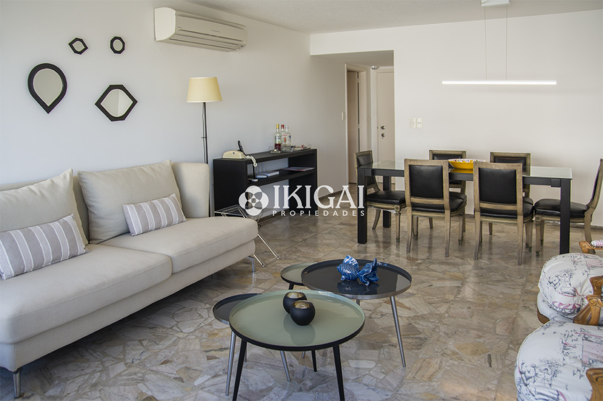Apartamento ID.487 - Departamento de 2 dormitorios en Torre emblematica frente al mar.