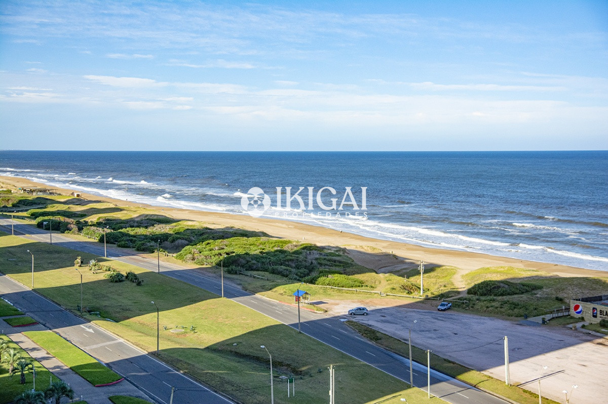 Apartamento ID.264 - Hermoso Departamento en venta de 3 dormitorios. Torre Tiburon. Playa Brava.