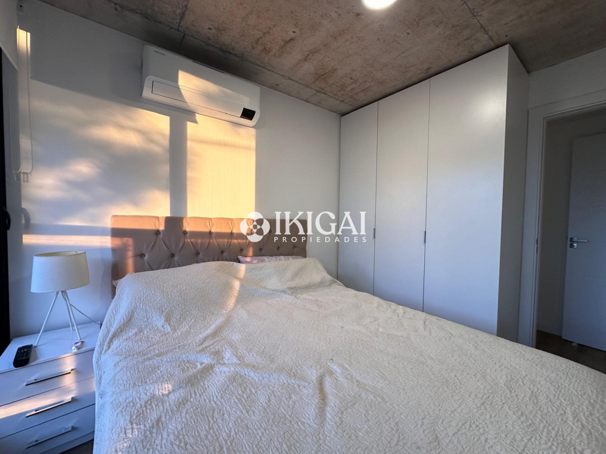 Apartamento ID.335 - Vende oportunidad en Playa Mansa, primera línea de 2 dormitorios en Punta del Este 
