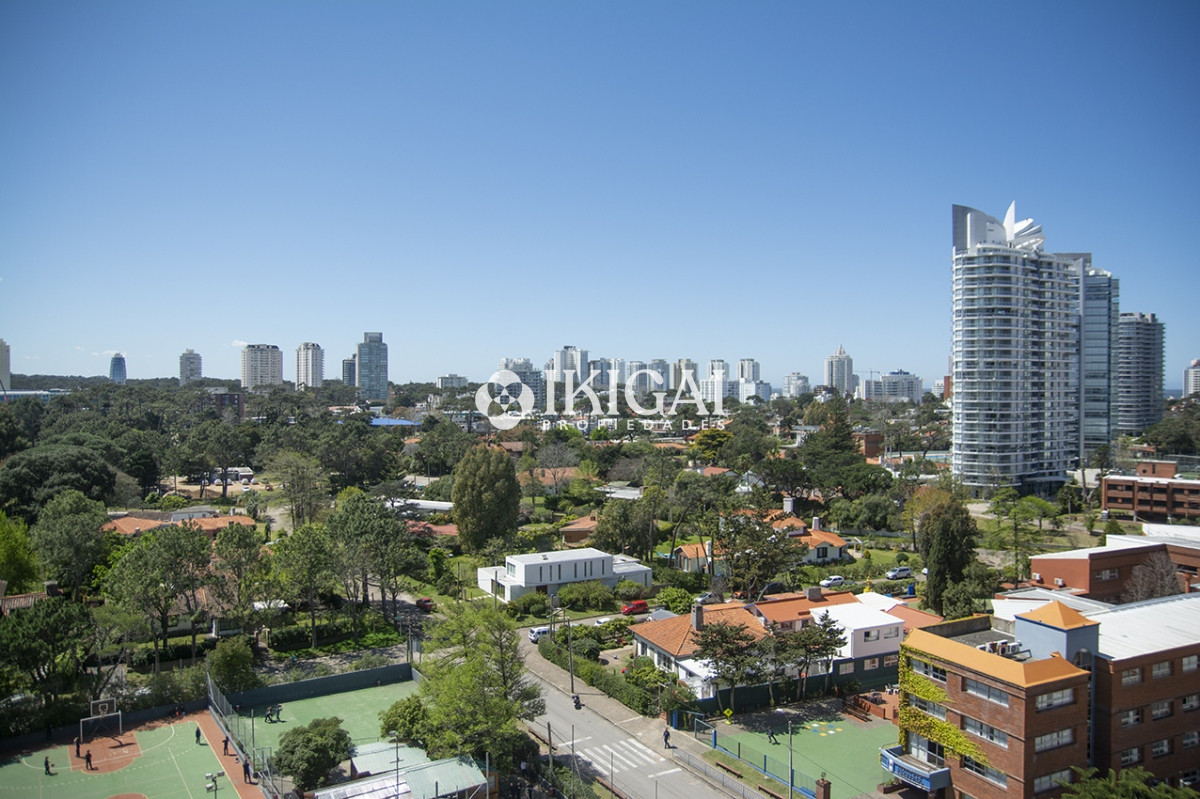 Apartamento ID.469 -  Edificio Tunquelen II, 3 dormitorios mas servicio, playa mansa 