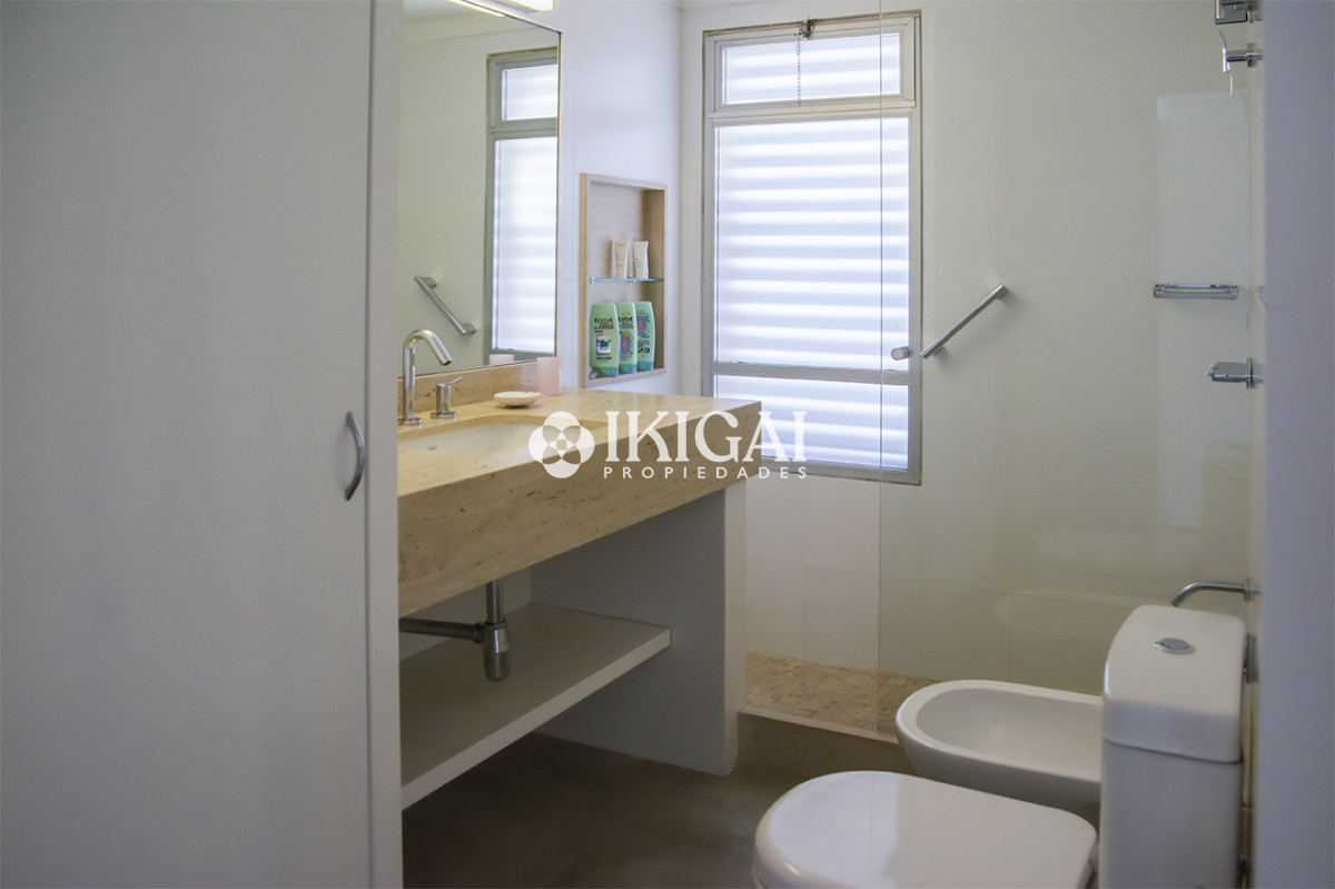 Apartamento ID.487 - Departamento de 2 dormitorios en Torre emblematica frente al mar.