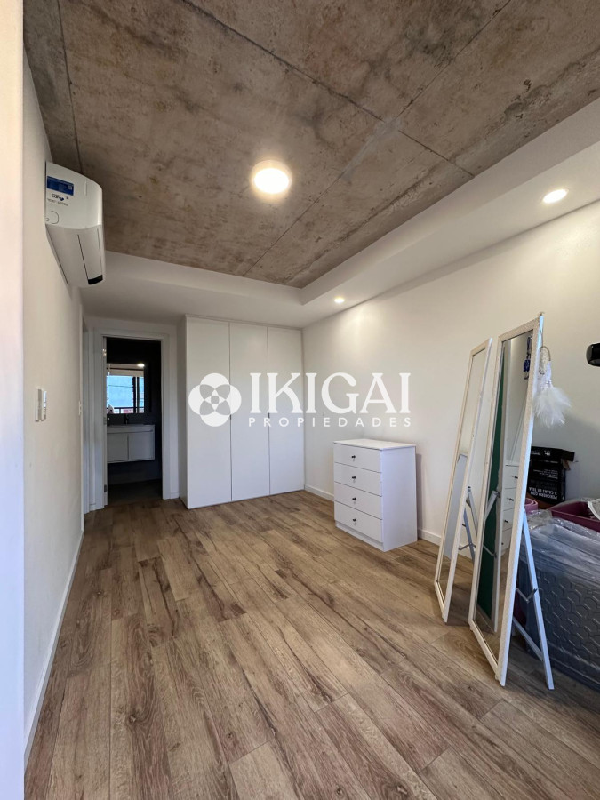 Apartamento ID.335 - Vende oportunidad en Playa Mansa, primera línea de 2 dormitorios en Punta del Este 