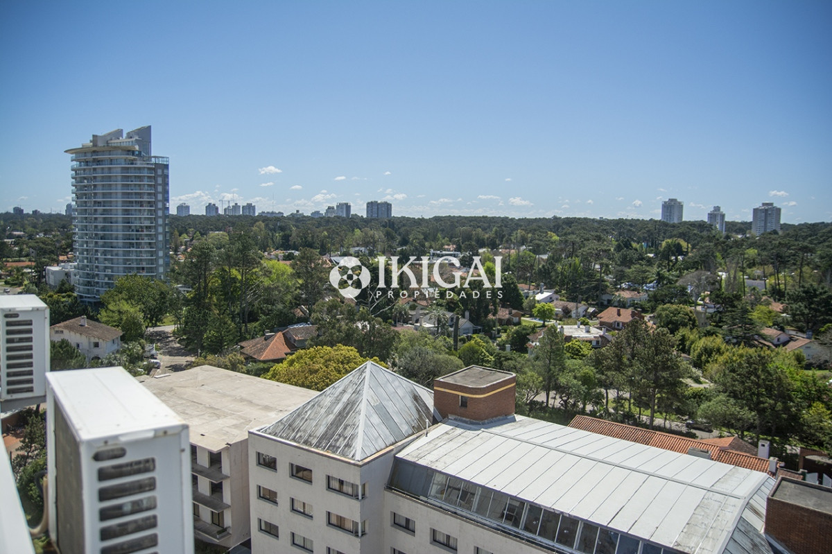 Apartamento ID.469 -  Edificio Tunquelen II, 3 dormitorios mas servicio, playa mansa 