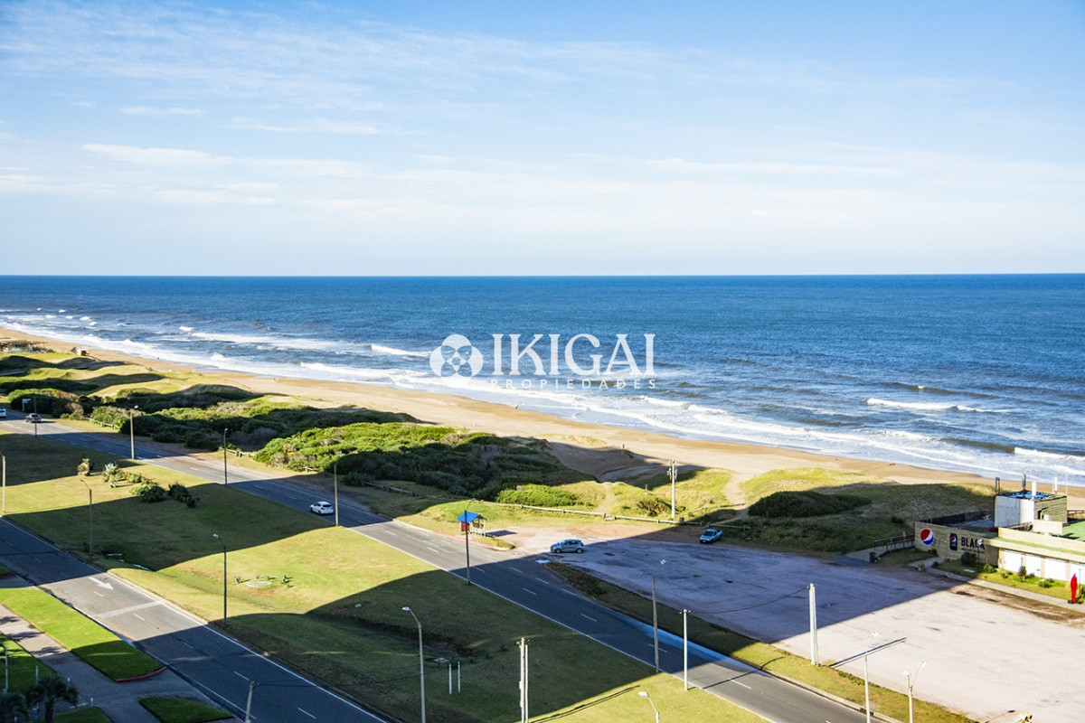 Apartamento ID.264 - Hermoso Departamento en venta de 3 dormitorios. Torre Tiburon. Playa Brava.