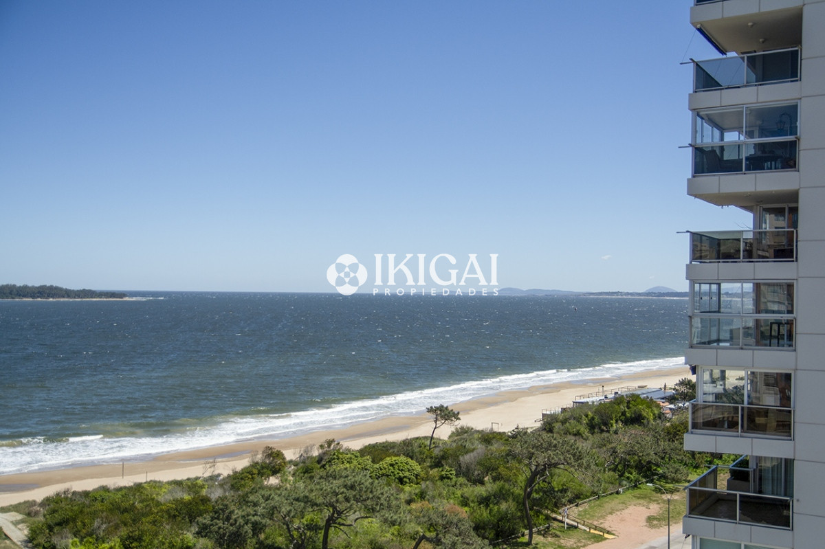 Apartamento ID.469 -  Edificio Tunquelen II, 3 dormitorios mas servicio, playa mansa 