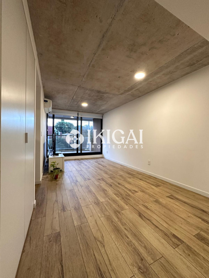 Apartamento ID.335 - Vende oportunidad en Playa Mansa, primera línea de 2 dormitorios en Punta del Este 