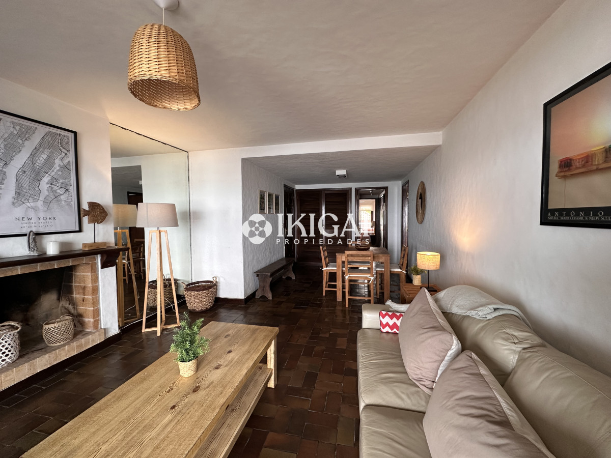 Apartamento ID.847 - En venta apartamento de 2 dormitorios en Peninsula, Punta del Este