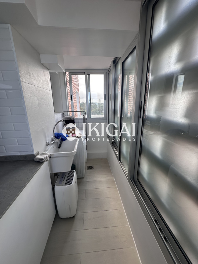 Apartamento ID.486 - Vende Tamanaco de 2 dormitorios RECICLADO, Punta del Este