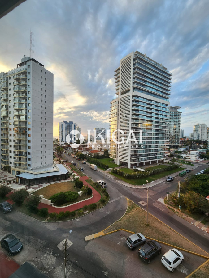 Apartamento ID.498 - Oportunidad en Torre del plata II, Playa brava, 1 dormitorio en venta Punta del este