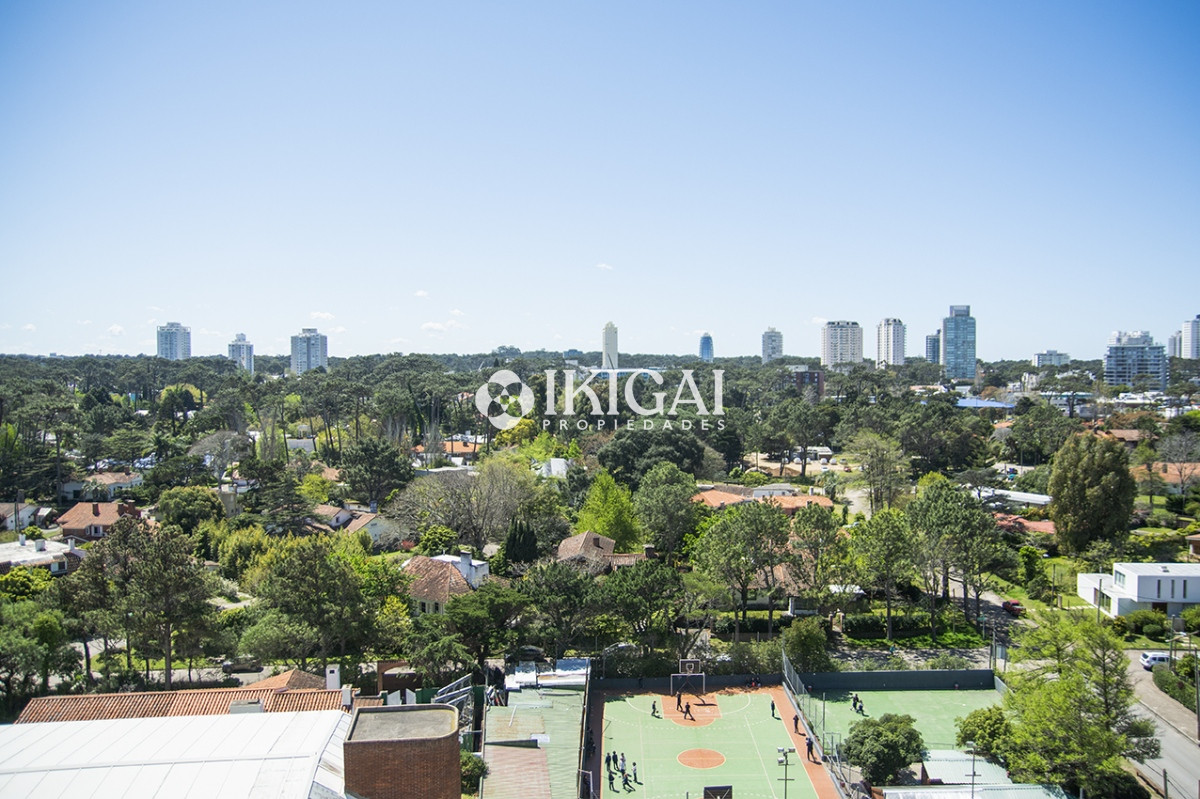 Apartamento ID.469 -  Edificio Tunquelen II, 3 dormitorios mas servicio, playa mansa 