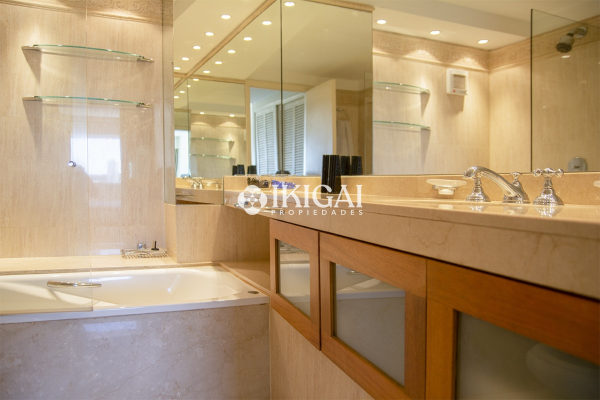 Apartamento ID.469 -  Edificio Tunquelen II, 3 dormitorios mas servicio, playa mansa 