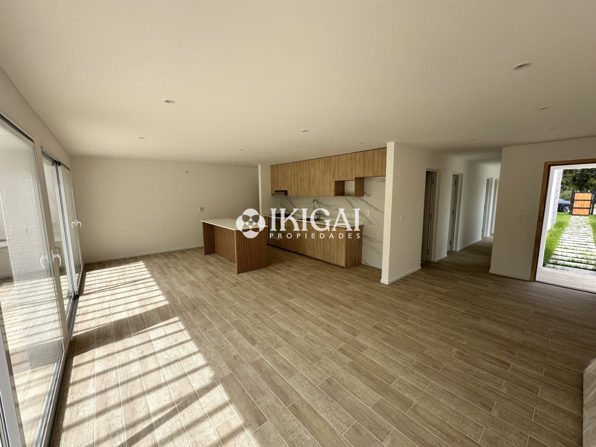 Casa ID.785 - Vende casa de 3 dormitorios a estrenar, Punta del Este