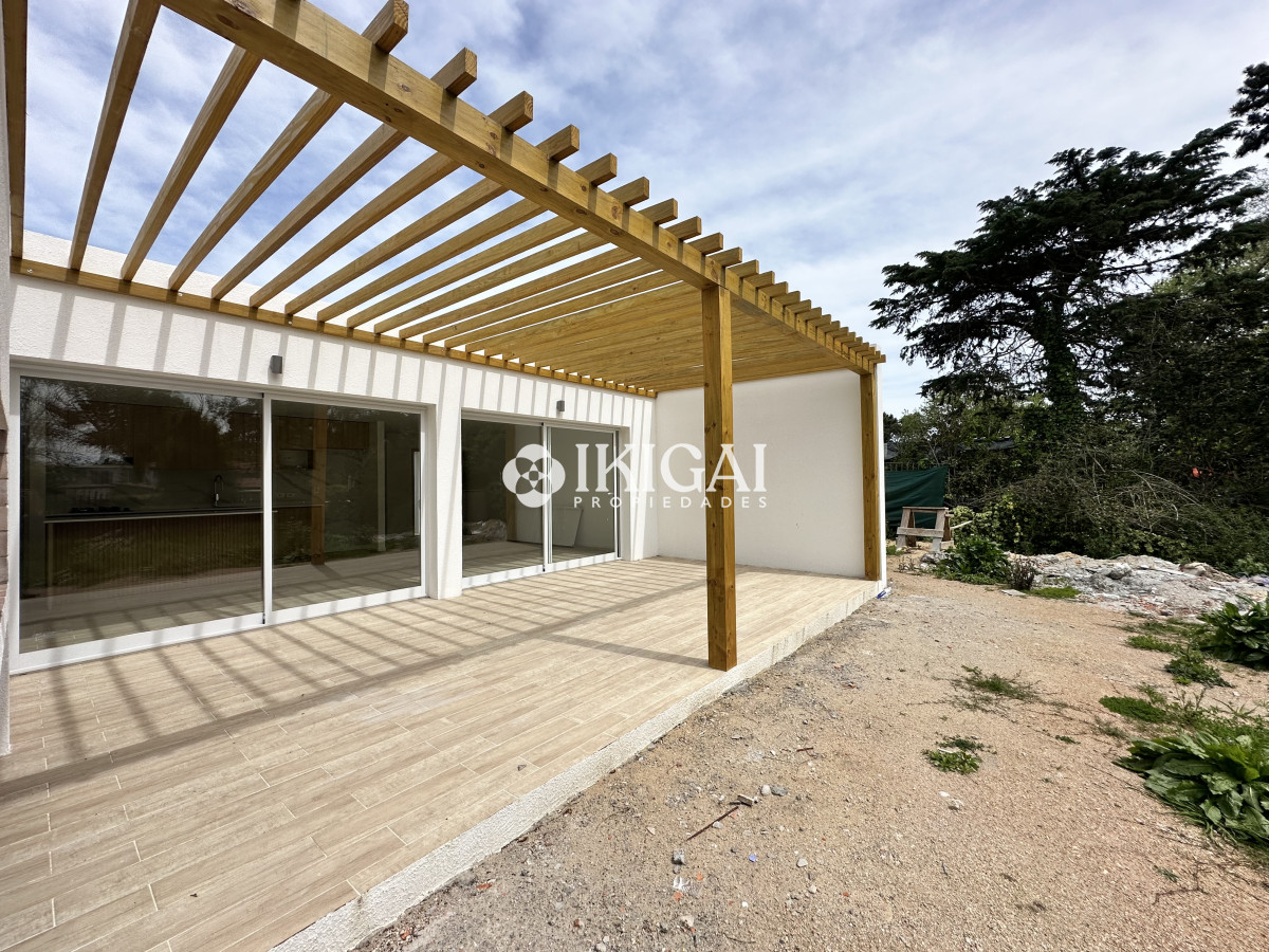 Casa ID.785 - Vende casa de 3 dormitorios a estrenar, Punta del Este