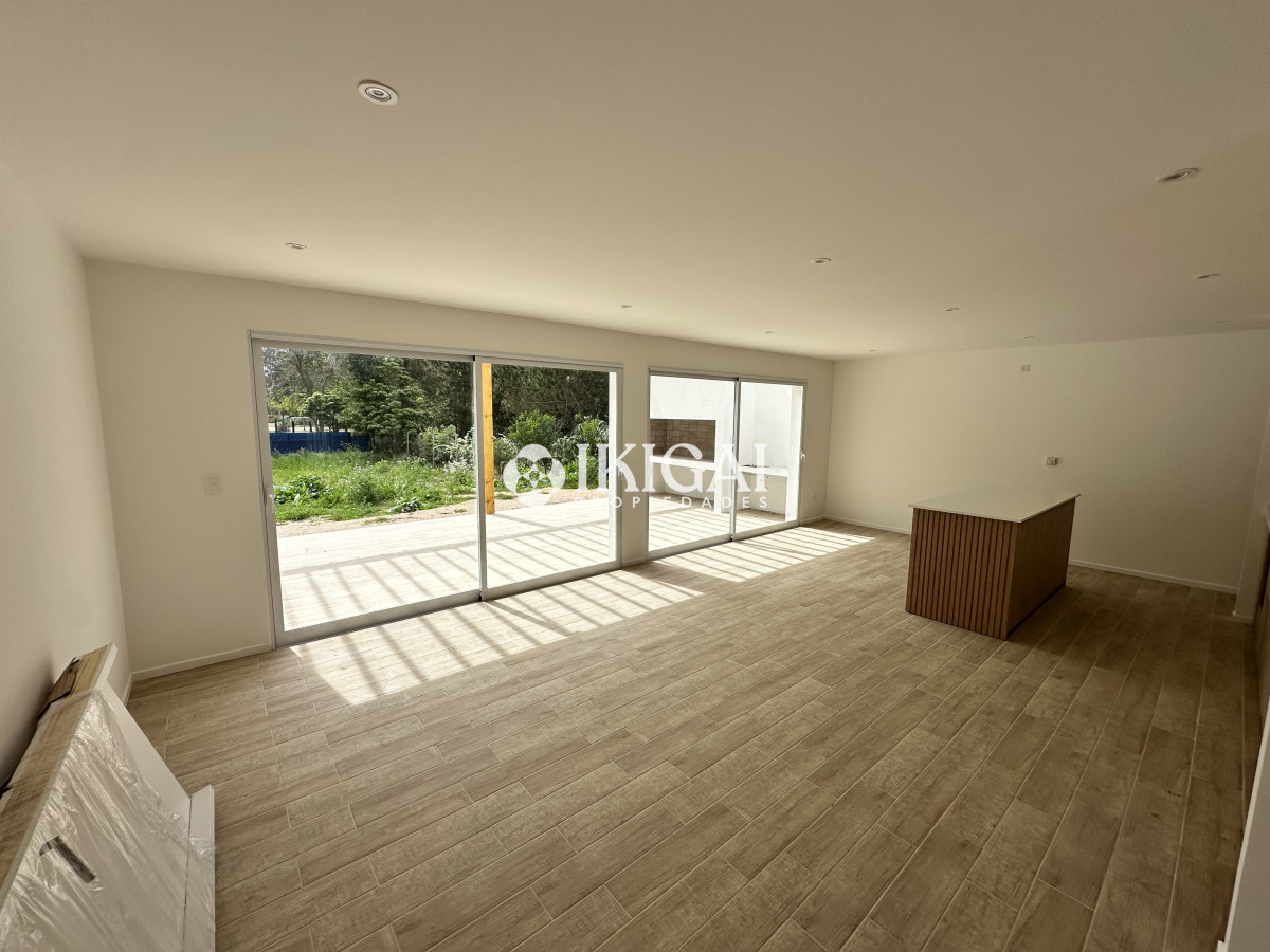 Casa ID.785 - Vende casa de 3 dormitorios a estrenar, Punta del Este