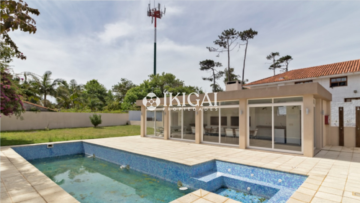 Apartamento ID.476 - Vende apartamento en playa mansa de 1 dormitorio con parrillero, Punta del Este 