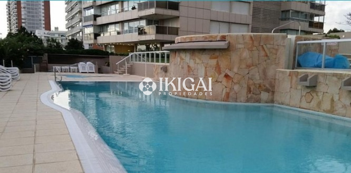 Apartamento ID.487 - Departamento de 2 dormitorios en Torre emblematica frente al mar.