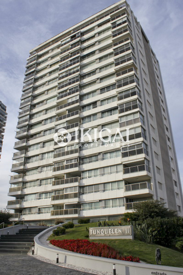Apartamento ID.487 - Departamento de 2 dormitorios en Torre emblematica frente al mar.