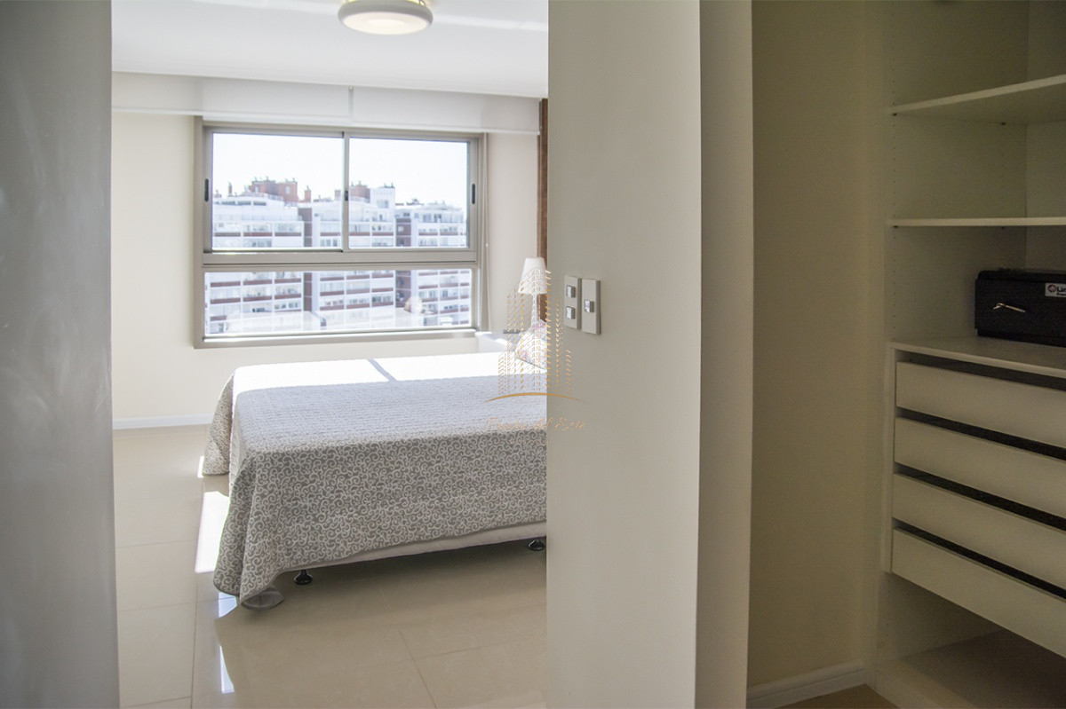 Apartamento ID.968 - Departamento en venta y alquiler temporal en Punta del Este,Torre Imperiale.