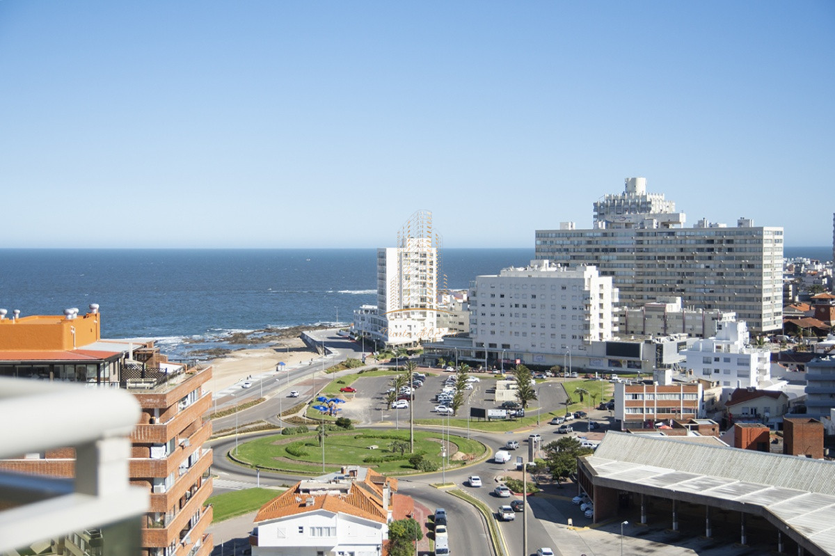 Apartamento ID.968 - Departamento en venta y alquiler temporal en Punta del Este,Torre Imperiale.