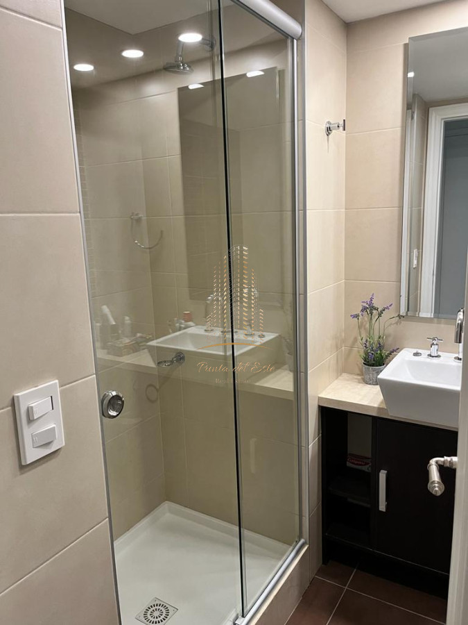 Apartamento ID.966 - Departamento de 2 dormitorios en alquiler en Torre Imperiale, Punta del Este