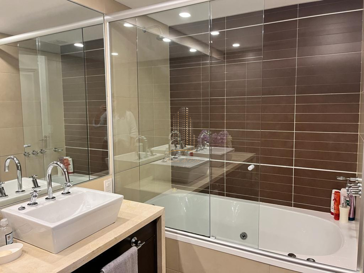 Apartamento ID.966 - Departamento de 2 dormitorios en alquiler en Torre Imperiale, Punta del Este