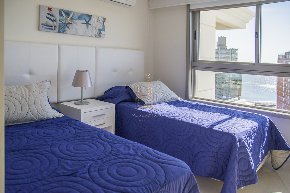 Apartamento ID.968 - Departamento en venta y alquiler temporal en Punta del Este,Torre Imperiale.