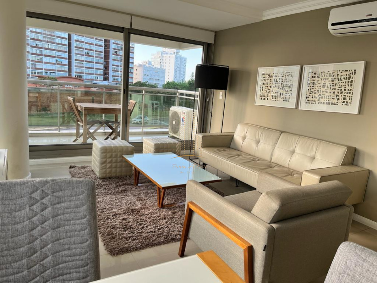 Apartamento ID.966 - Departamento de 2 dormitorios en alquiler en Torre Imperiale, Punta del Este