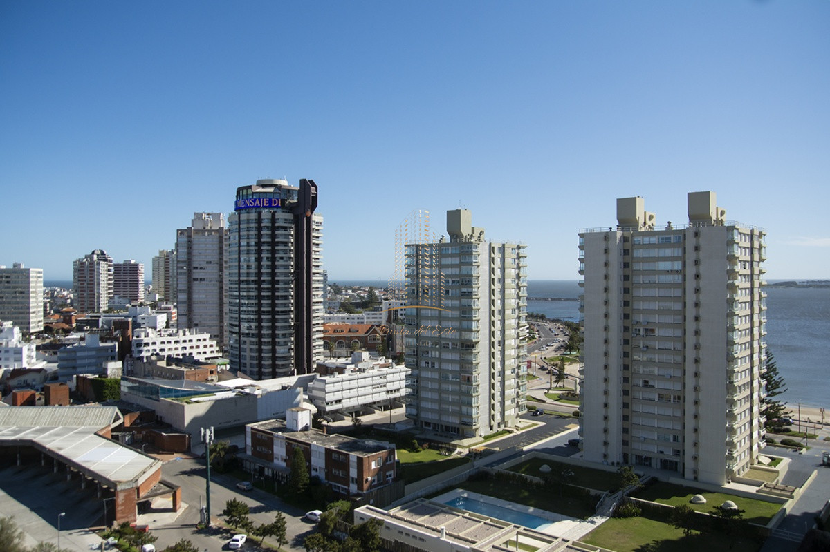 Apartamento ID.968 - Departamento en venta y alquiler temporal en Punta del Este,Torre Imperiale.
