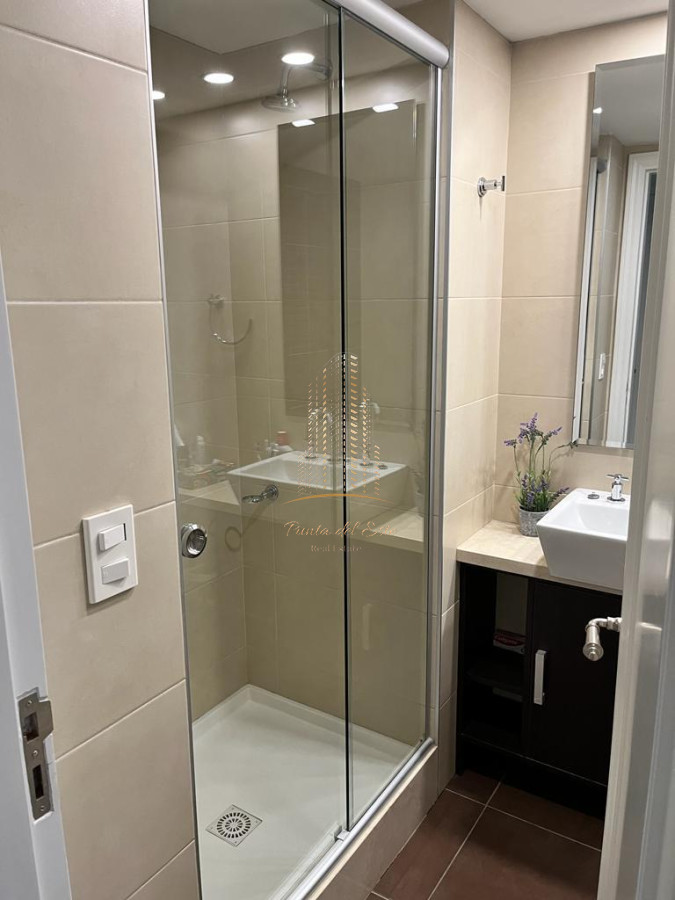 Apartamento ID.966 - Departamento de 2 dormitorios en alquiler en Torre Imperiale, Punta del Este