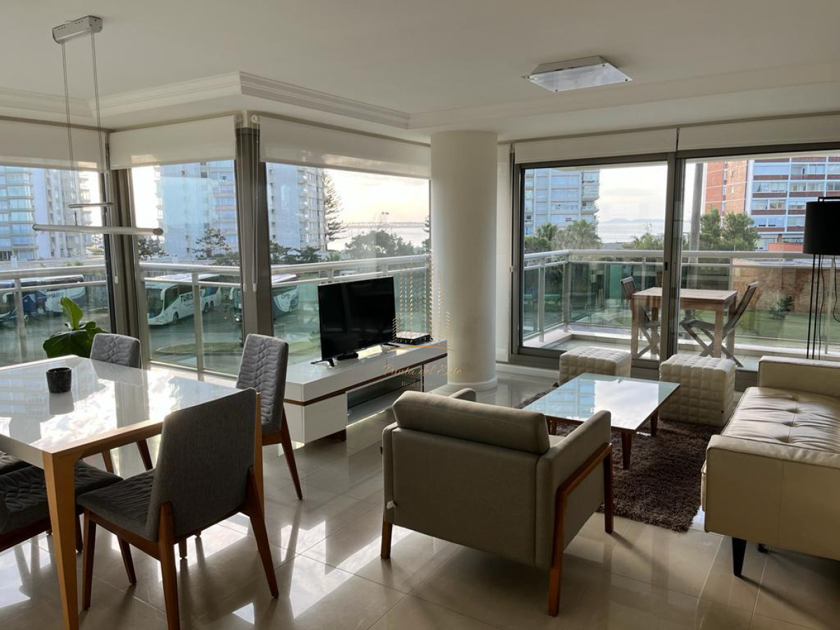 Apartamento ID.966 - Departamento de 2 dormitorios en alquiler en Torre Imperiale, Punta del Este