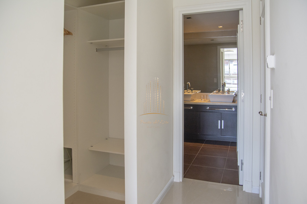 Apartamento ID.968 - Departamento en venta y alquiler temporal en Punta del Este,Torre Imperiale.