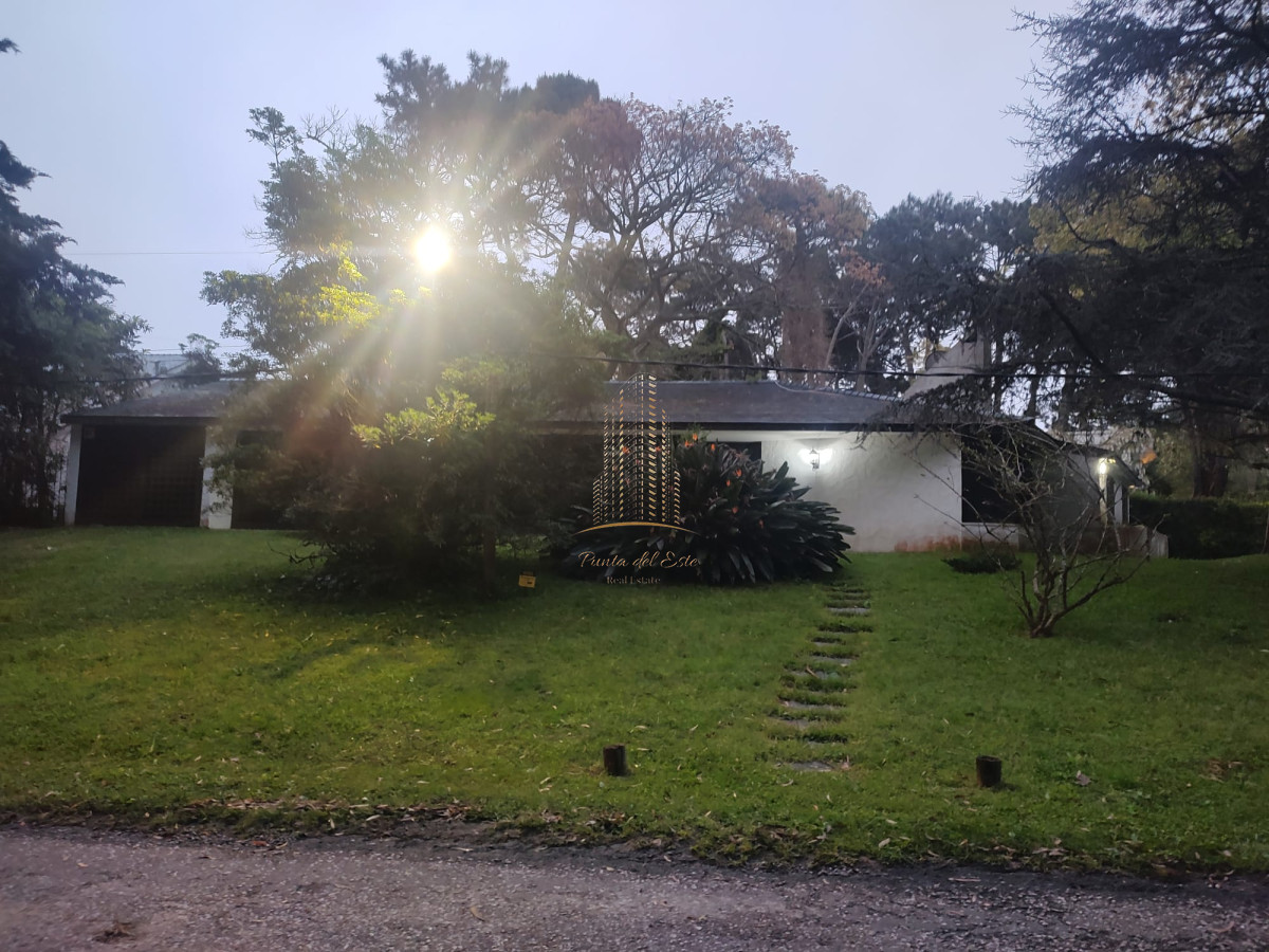 Casa ID.1028 - Chalet en venta en espectacular zona