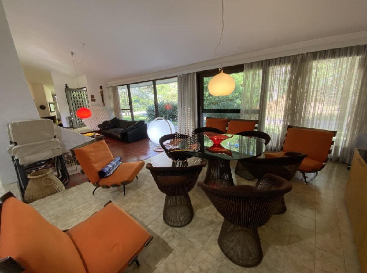 Casa ID.1028 - Chalet en venta en espectacular zona