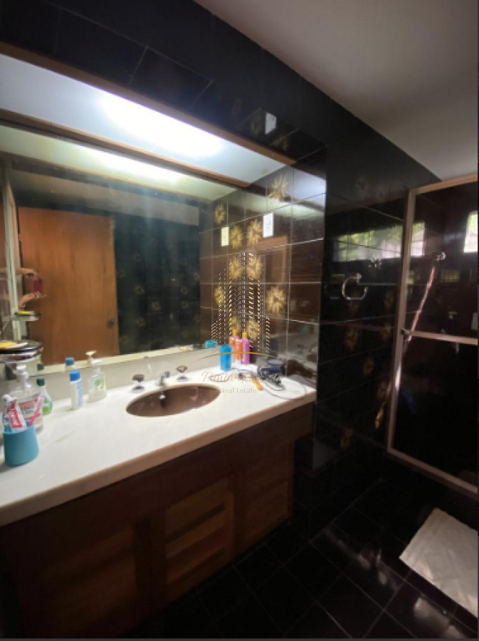 Casa ID.1028 - Chalet en venta en espectacular zona