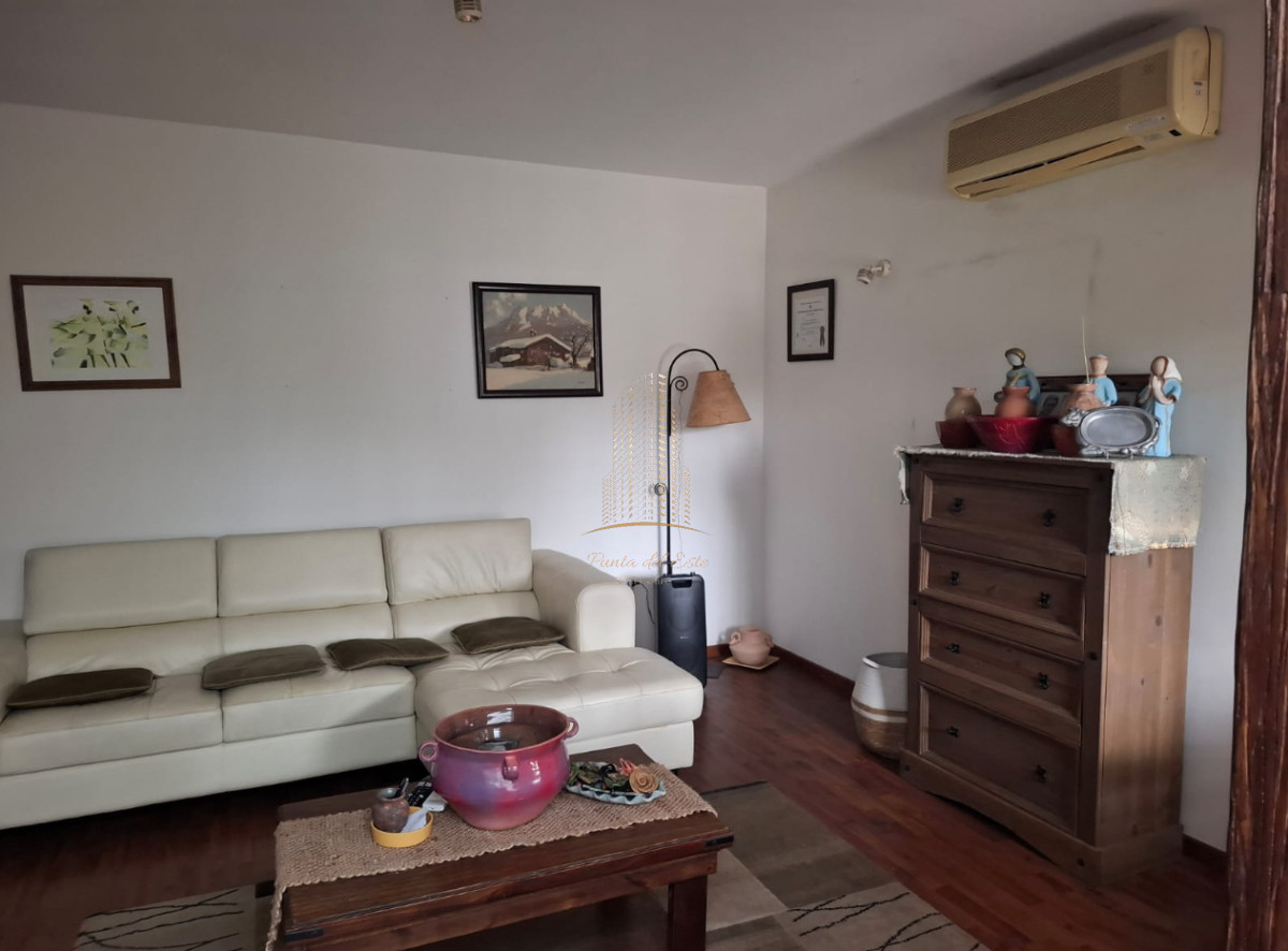 Casa ID.1029 - Casa de 3 dormitorios en Barrio Cantegril