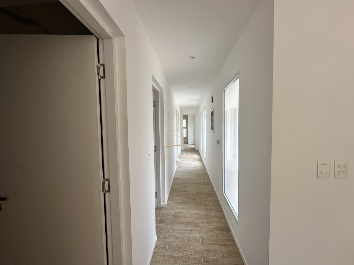 Casa ID.1027 - Vende casa de 3 dormitorios a estrenar, Punta del Este