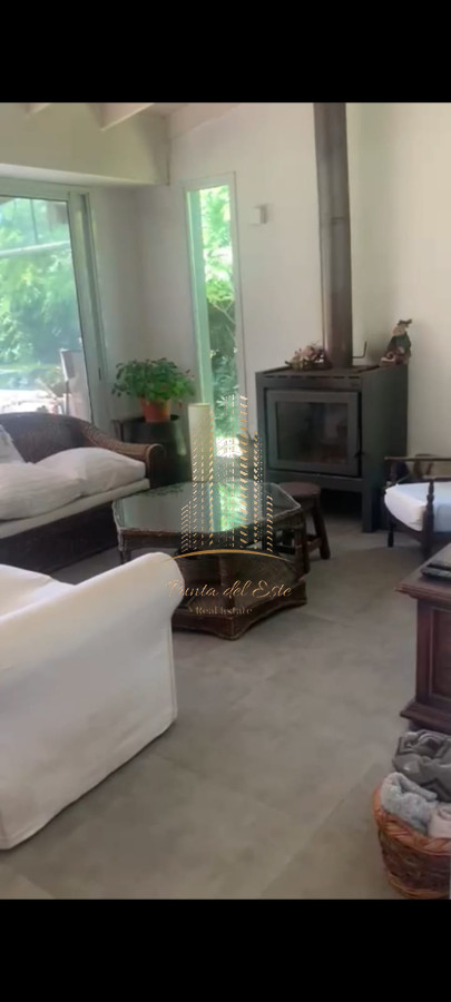 Casa ID.1030 - Vende Casa de 2 dormitorios en Rincón del Indio, Punta del Este 