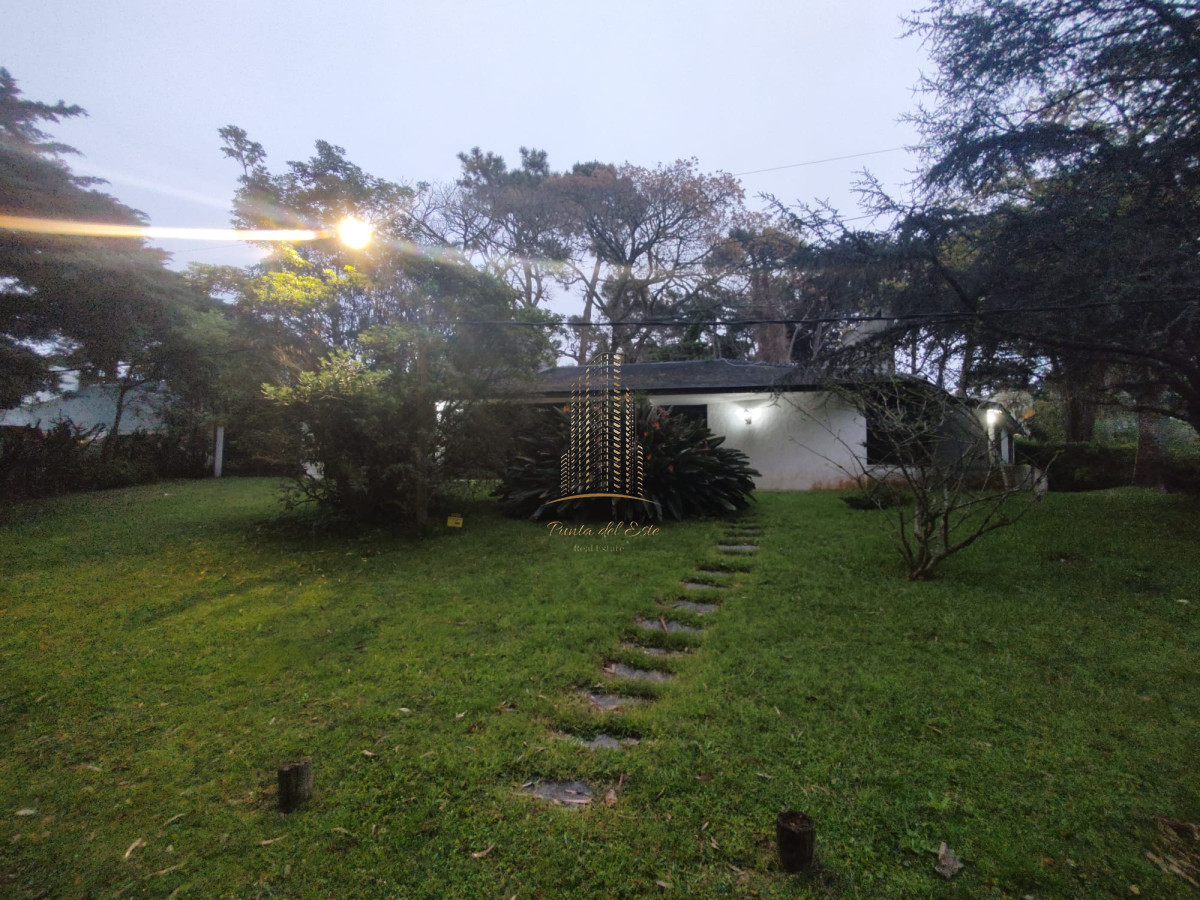 Casa ID.1028 - Chalet en venta en espectacular zona