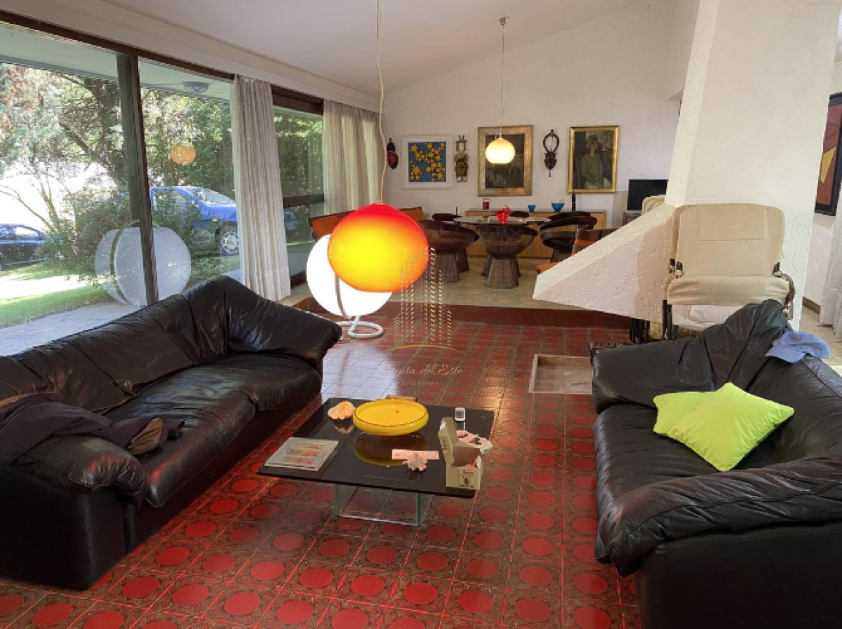 Casa ID.1028 - Chalet en venta en espectacular zona