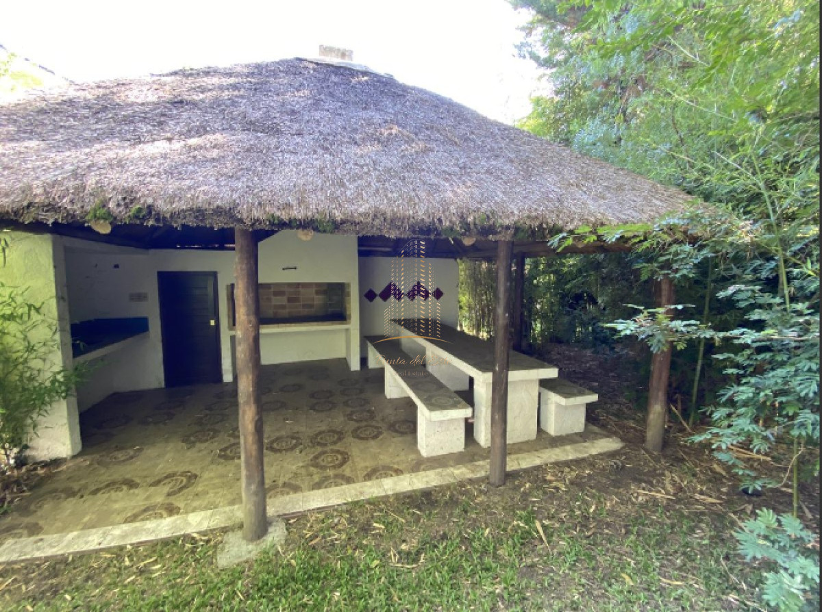 Casa ID.1028 - Chalet en venta en espectacular zona