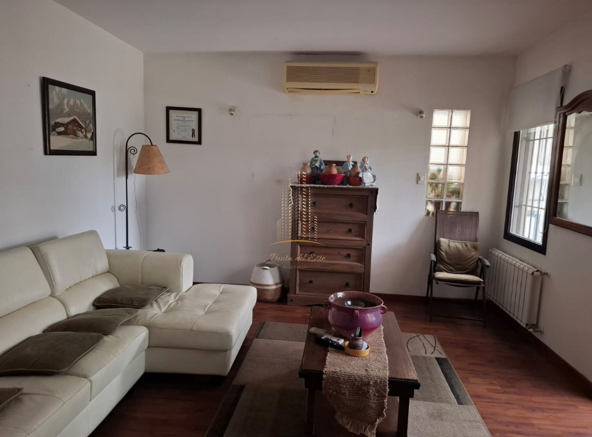 Casa ID.1029 - Casa de 3 dormitorios en Barrio Cantegril