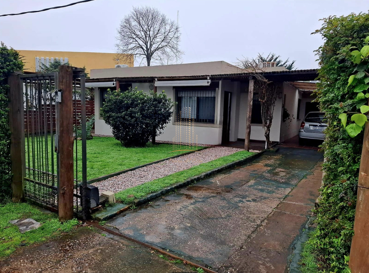 Casa ID.1029 - Casa de 3 dormitorios en Barrio Cantegril