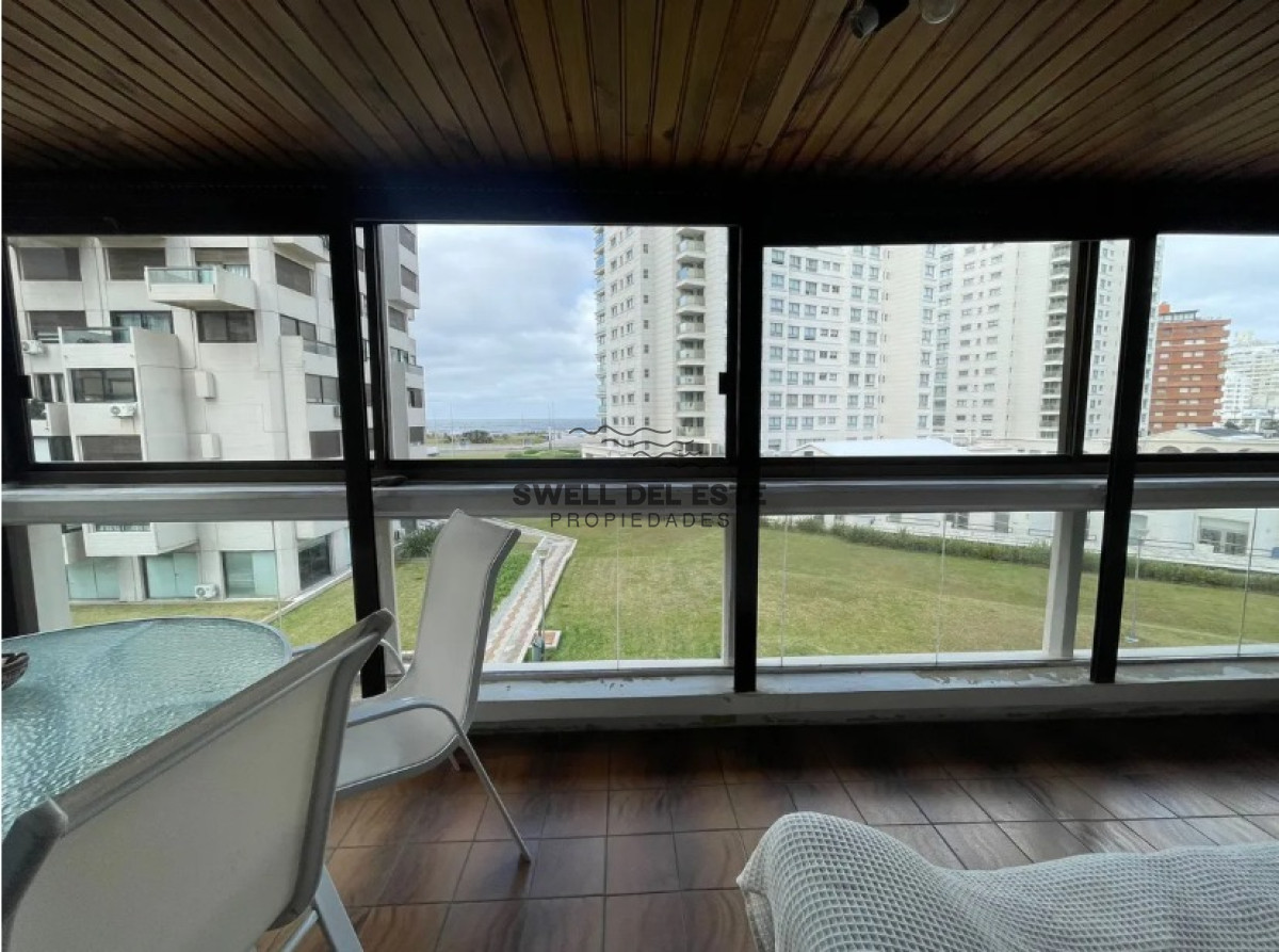 Apartamento ID.248 - Apartamento en venta de 3 dormitorios en Punta del Este con vista al mar