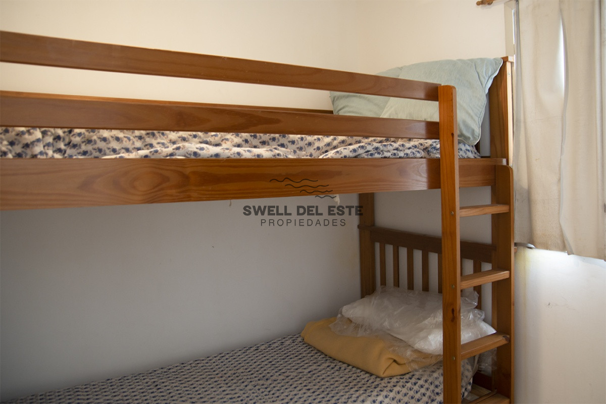 Apartamento ID.260 - Espectacular Penthouse en venta a pasos del mar. 3 dormitorios + dependencia. Playa Brava.