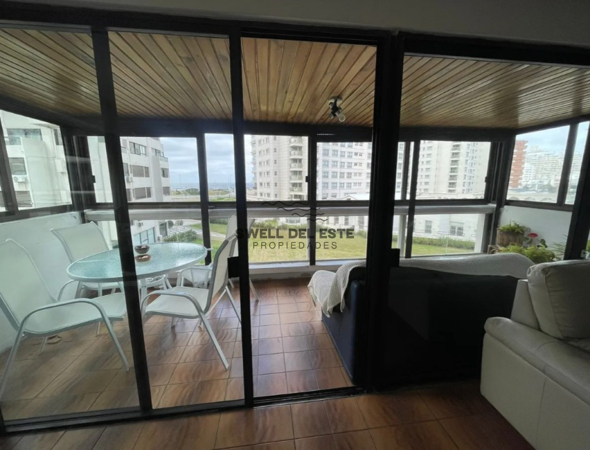 Apartamento ID.248 - Apartamento en venta de 3 dormitorios en Punta del Este con vista al mar