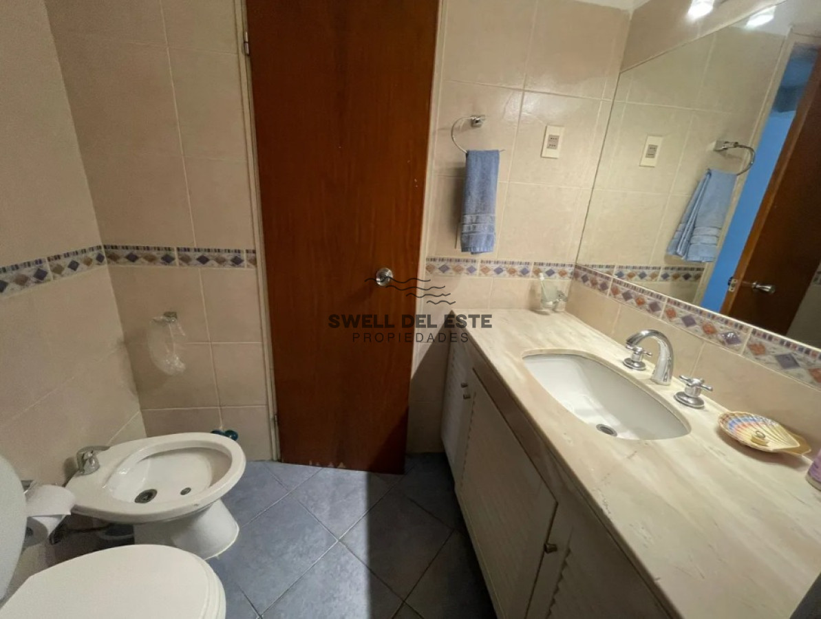 Apartamento ID.248 - Apartamento en venta de 3 dormitorios en Punta del Este con vista al mar