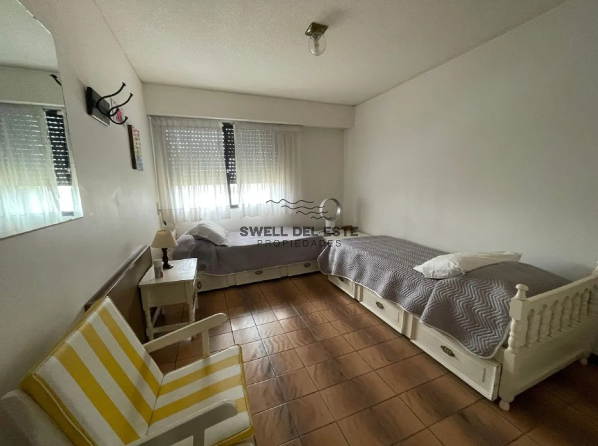 Apartamento ID.248 - Apartamento en venta de 3 dormitorios en Punta del Este con vista al mar