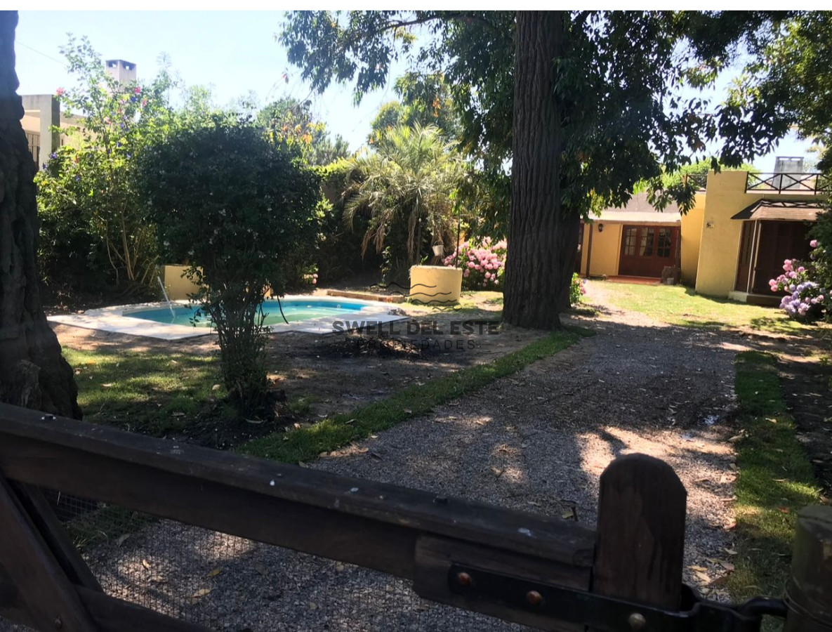 Casa ID.516 - Vende casa en Punta del Este de 4 dormitorios.