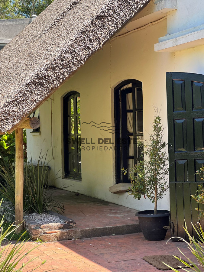 Casa ID.270 - Amplia casa a la venta en Punta del Este de 6 dormitorios en el Tesoro a 200 mts de ruta 10